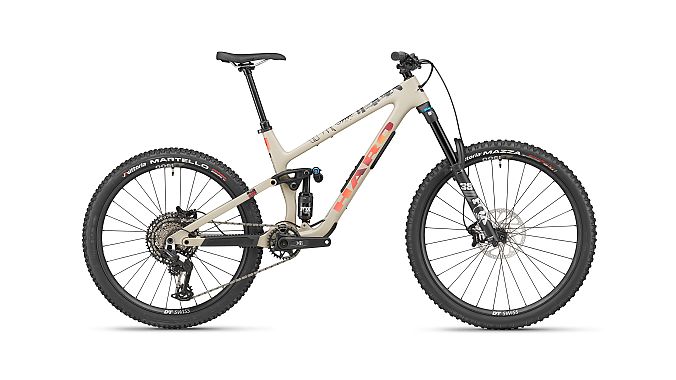 Carbon Greer 3 model in stone colorway.