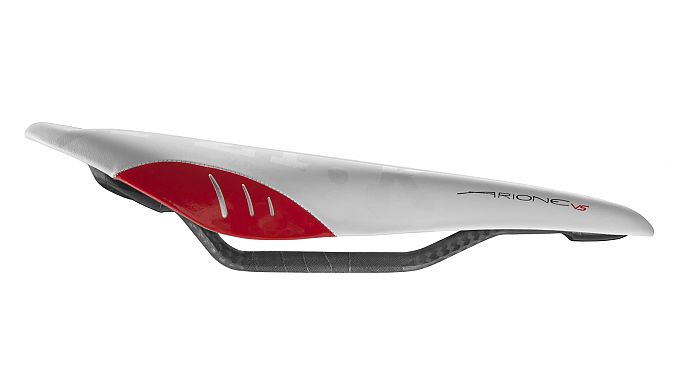 The Fizik Arione Versus in red and white