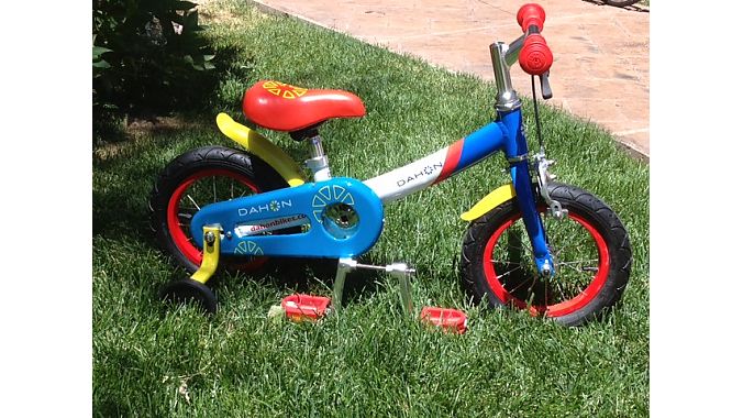 Dahon's new balance bike includes an encased drivetrain and easily mounted cranks to grow with riding ability.