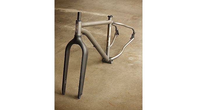Standard Fat titanium fat bike frame with carbon fork