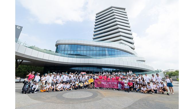 Riders of all ages gathered at Giant’s headquarters in Taiwan to honor company founder King Liu and help carry on his legacy. Riders of all ages gathered at Giant’s headquarters in Taiwan to honor company founder King Liu and help carry on his legacy.