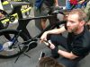 Smith explains the system at the 2018 Eurobike. BRAIN photo.